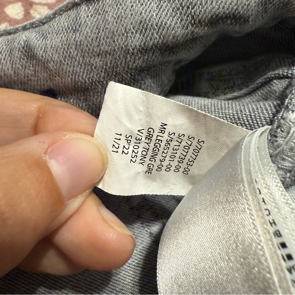 GAP Women's Classic Gray Skinny Jeans - Picture 6 of 8